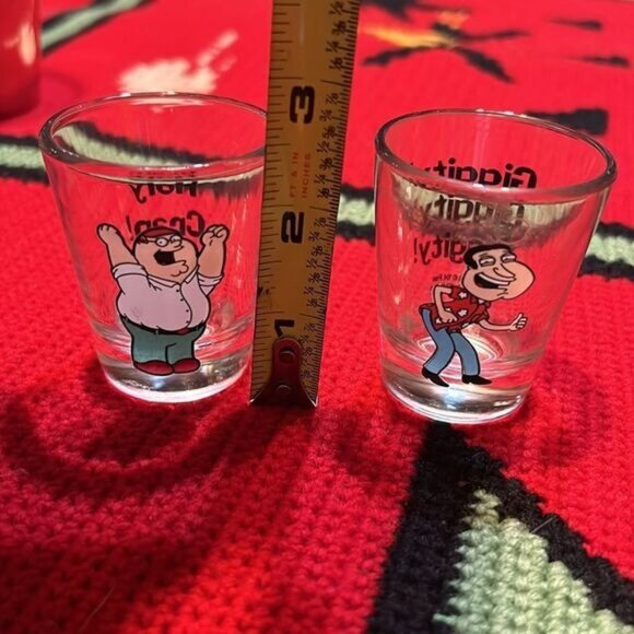 Set Of 2 Family Guy Shot Glasses Featuring Peter Griffin & Glenn Quagmire With F - Picture 3 of 3